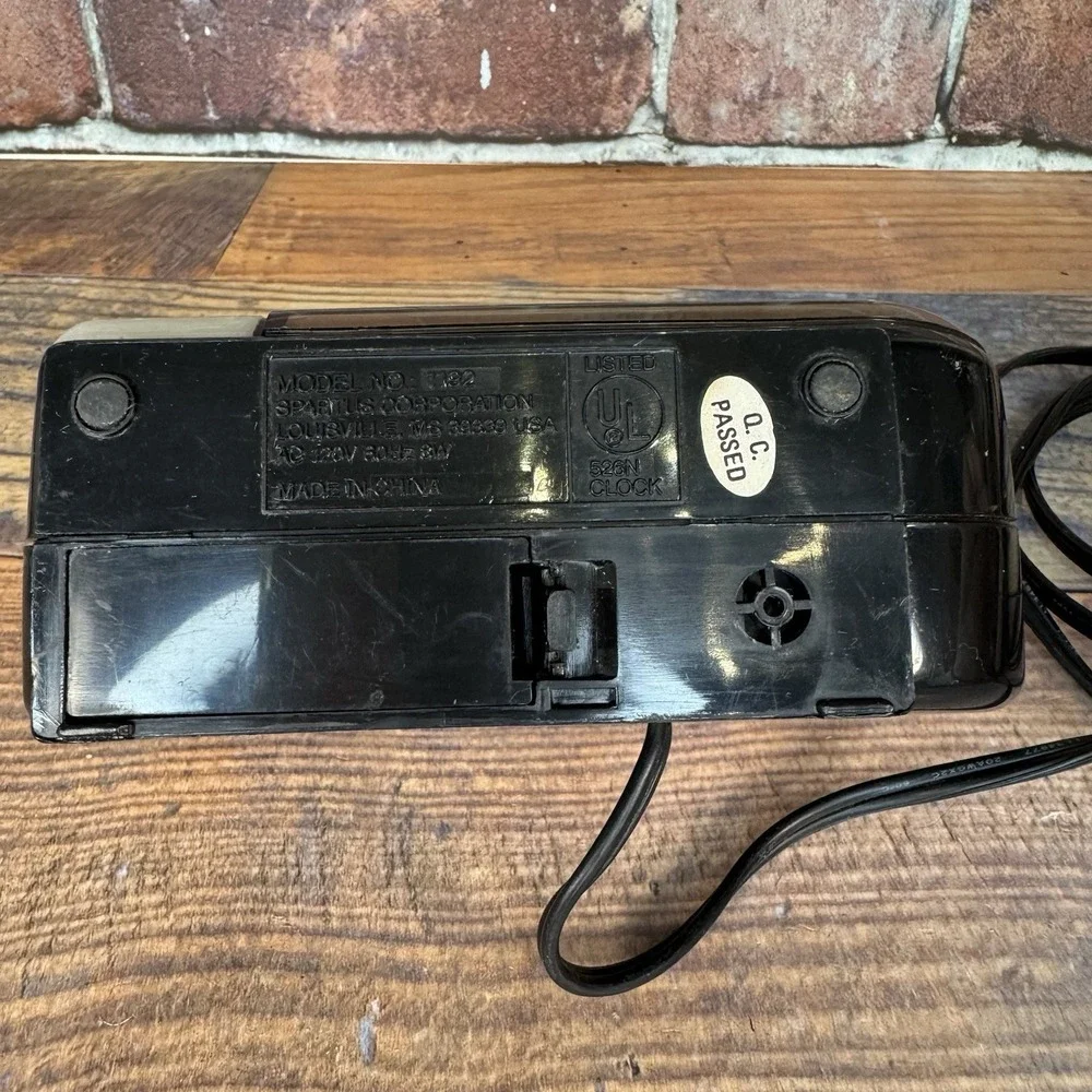 Vtg Spartus 1192 Digital Alarm Clock‎ Night Light Plug In Green Display  TESTED